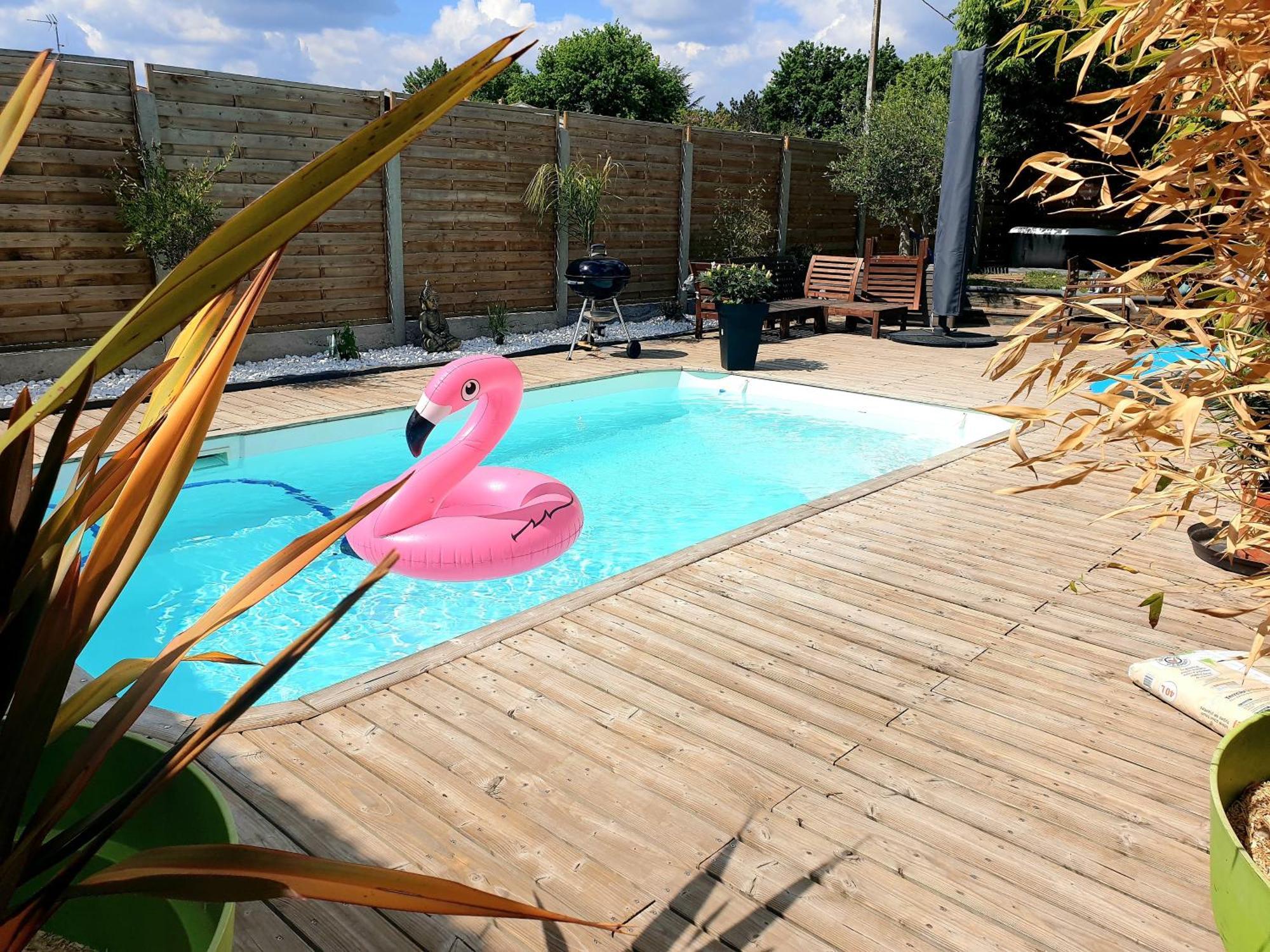 Tiny House Avec Jardin Et Acces Piscine Chauffee Villa Saint-Medard-en-Jalles Exterior photo